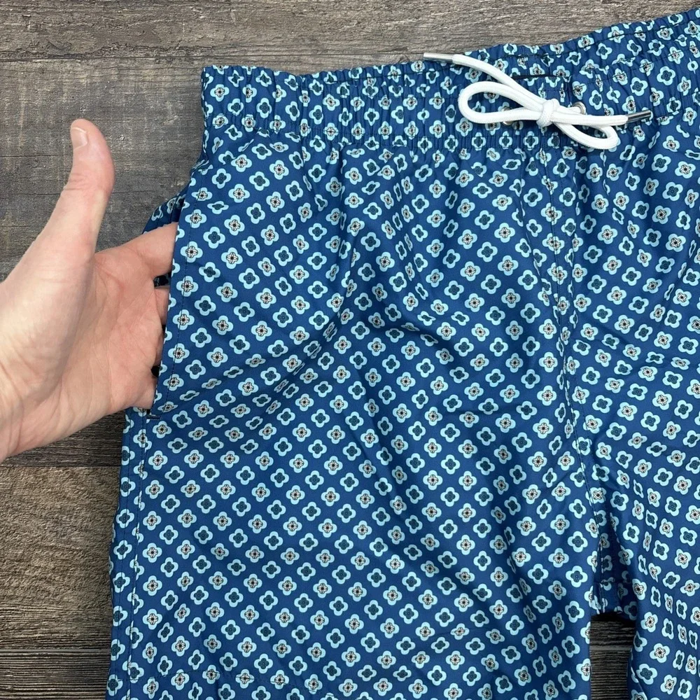 Collars and & Co Men's Medium Swim Trunks‎ Blue Coast Shorts Swimwear NEW